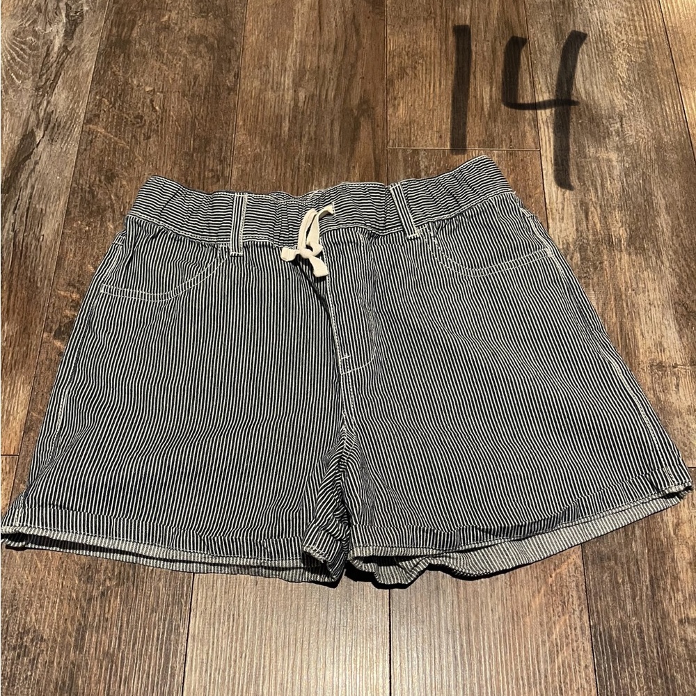 Tea collection size 14 shorts